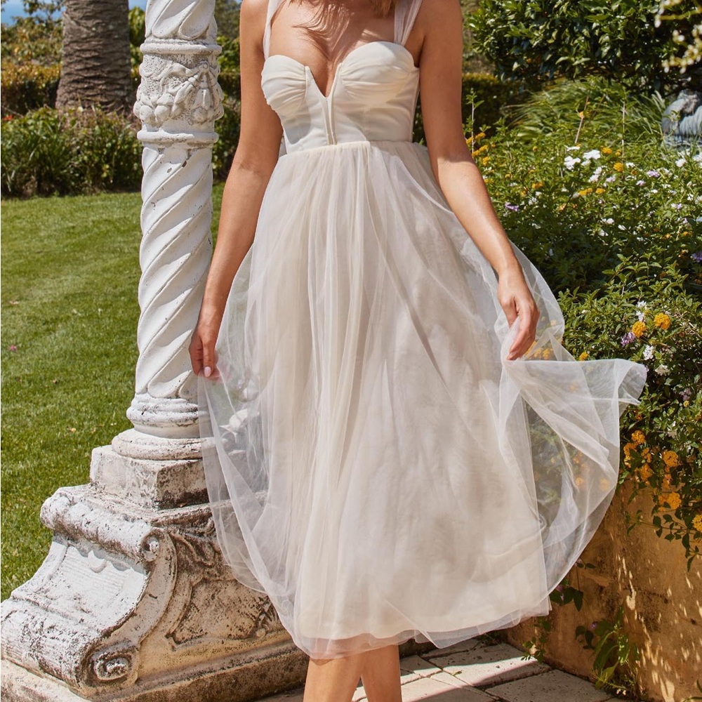 Selfie Leslie Cream Midi Dress